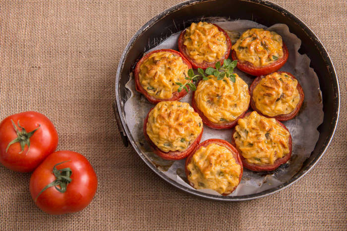 Tomates rellenos al horno sin gluten