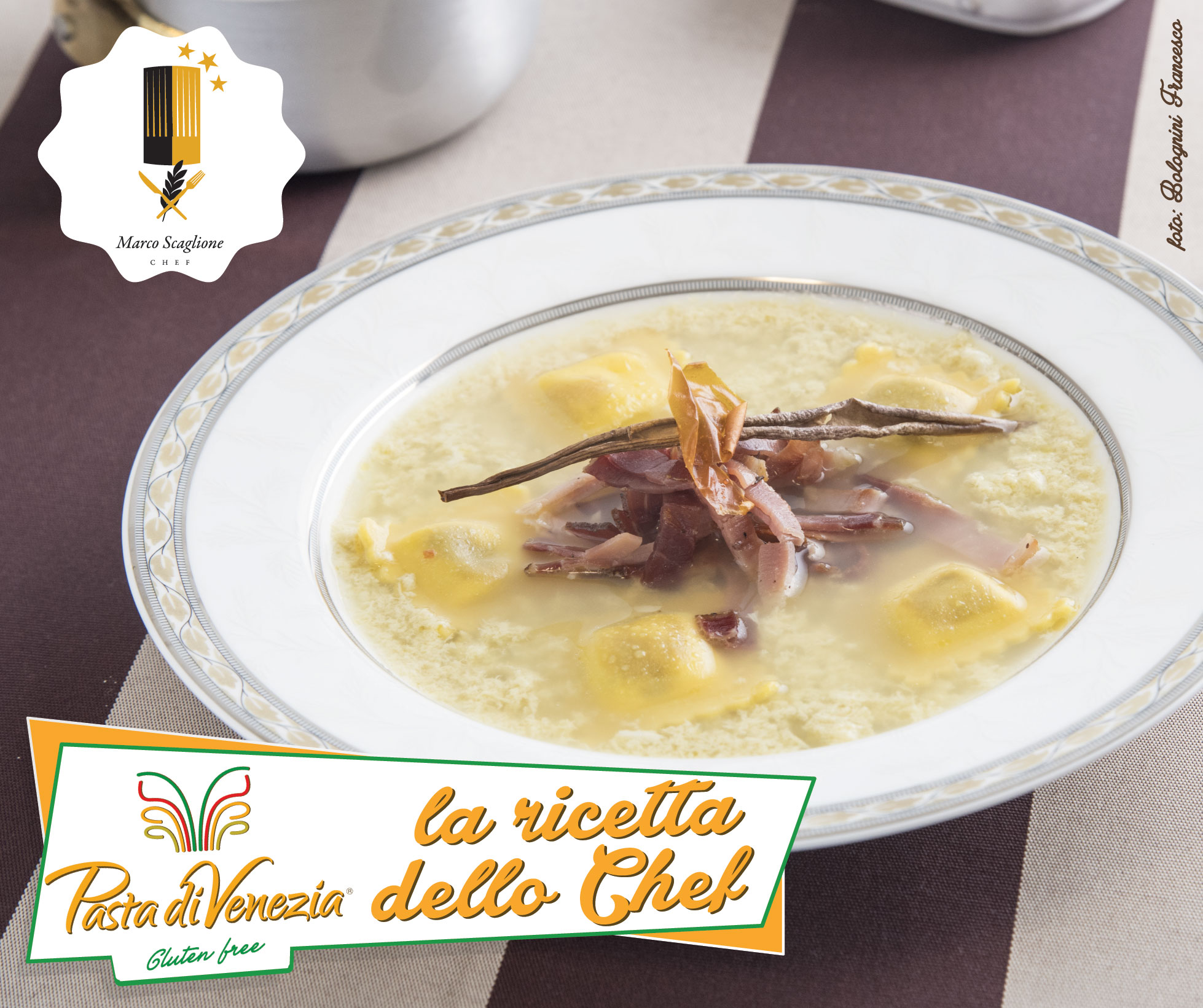 Quadrucci senza glutine di patate e porcini in brodo di pollo con stracciatella e speck croccante