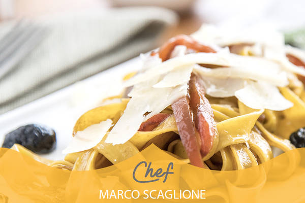 Tagliatelle without gluten Complete fillets of peeled peppers, pitted black olives and flakes of Grana Padano cheese