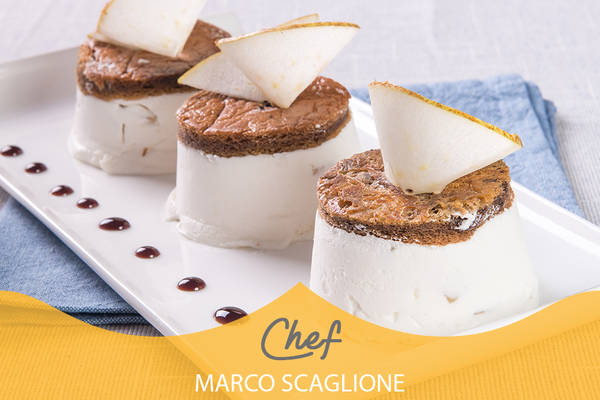 Gluten-free semifreddo with ricotta, vanilla and pear, cocoa bisquit