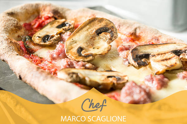 Pizza senza glutine con salsiccia e funghi 