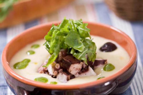 Ensalada de pulpo sin gluten con crema de patata