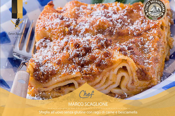 Hojaldre de huevo sin gluten con ragú de carne y bechamel