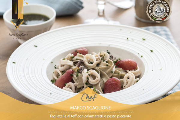 Tagliatelle al teff senza glutine con calamaretti e pesto piccante