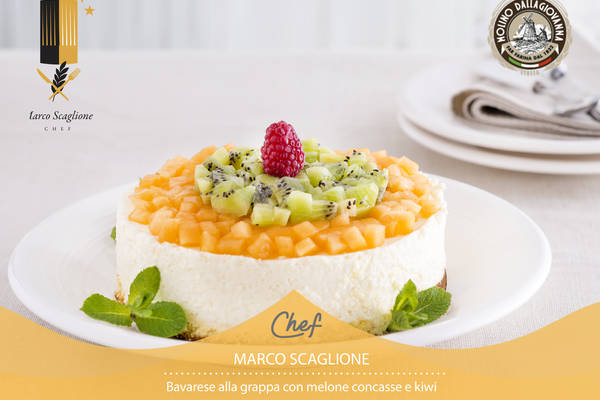 Bavarese alla grappa senza glutine con melone concassé e kiwi