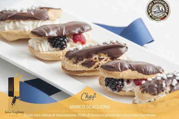 Éclair gluten-free filled with mascarpone cream and berries, glazed with dark chocolate | MARCO SCAGLIONE