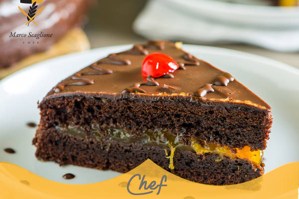 Gluten-free Sacher cake with pure flour 