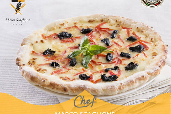 Pizza with sweet pepper fillets, black olives and provola