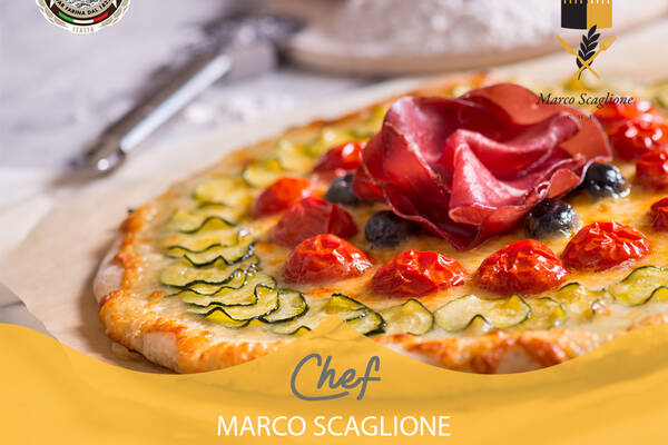 Crispy pizza with zucchini and bresaola