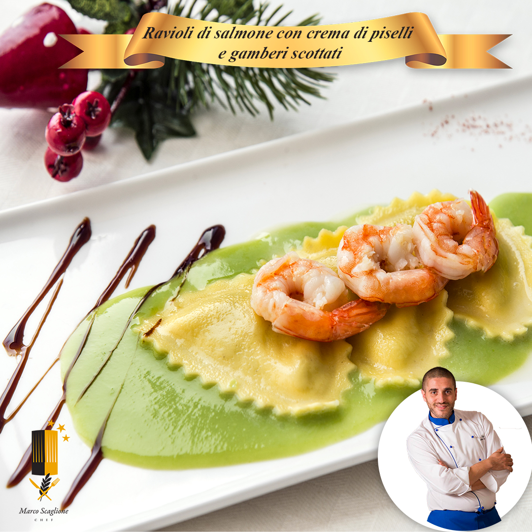 Ravioli di salmone con crema di piselli e gamberi scottati