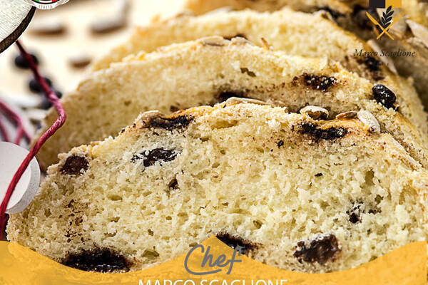 Rolls with chocolate chips and raisins