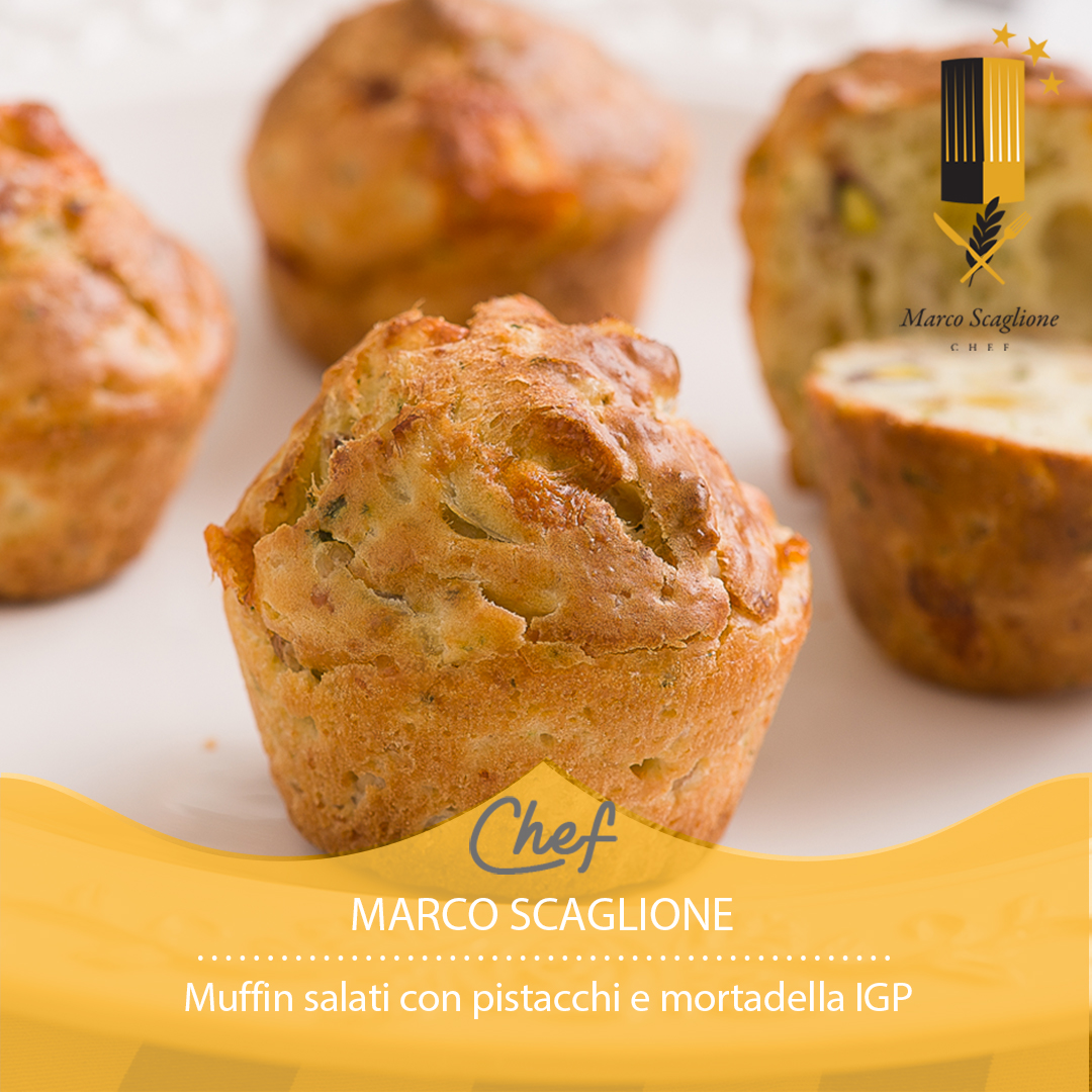 Muffin with pistachios and mortadella