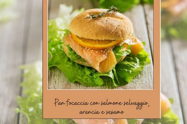 Pan focaccia con salmone selvaggio, arancia e sesamo